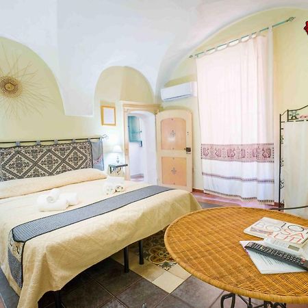 Romeo & Giulietta Rooms บอซา ภายนอก รูปภาพ